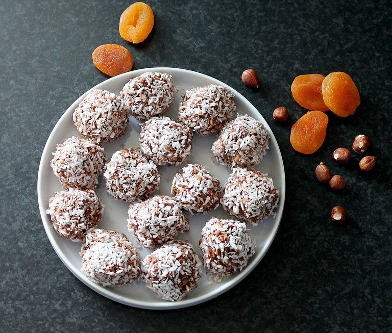 Vegane Kokosbällchen - Ernährungsberatung Klammer